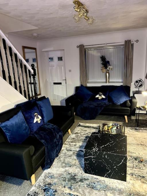Вилла Beautiful House Off-Road Free Parking Farnworth Экстерьер фото